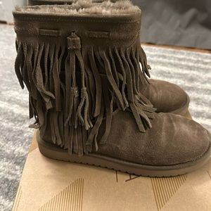 Kookaburra by Ugg Suede Tan/Brown boot. Size 8.